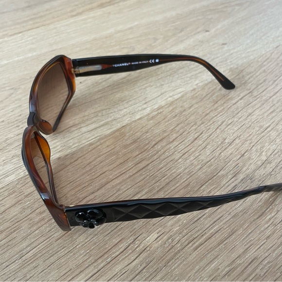 Chanel Brown Gradient Sunglasses with Case - Picture 6 of 9